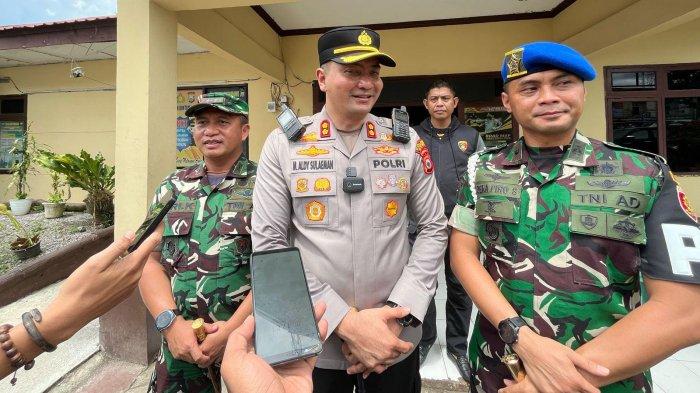 SABUNG AYAM - Kapolres Gowa, AKBP Muhammad Aldy Sulaiman bersama Dandim Gowa, 1409 Gowa, Letkol Inf Heri Kuswanto dan Dandempom Divisi 3 Kostrad usai mengecek dugaan perjudian sabung ayam, Jumat (18/4/2025)