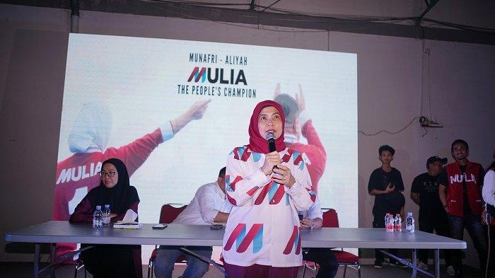 Aliyah Mustika Ilham sampaikan orasi kemenangan di hadapan ribuan pendukung di Posko Induk MULIA, Jl AP Pettarani Makassar, Rabu (27/11/2024) malam.