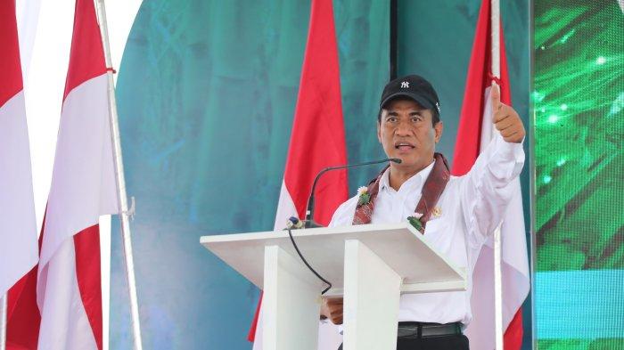 PIDATO - Menteri Pertanian Andi Amran Sulaiman menyampaikan pidato dalam kunjungan kerja beberapa waktu lalu. Amran mengatakan Wapres Gibran memberikan dukungan penuh terhadap langkah-langkah pemberantasan mafia pangan dan korupsi
