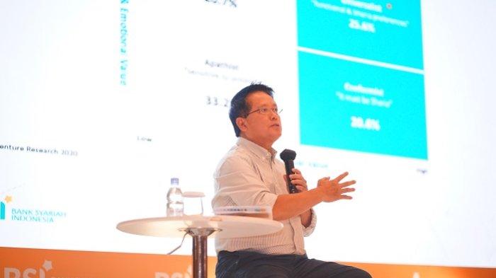 Direktur Utama BSI Hery Gunardi memaparkan pencapaian BSI selama tiga tahun terakhir, pada kegiatan BSI Media Award 2024 di Hotel Merusaka Nusa Dua, Jumat (18/2024).