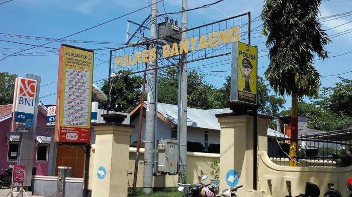 Kantor Polres Bantaeng, Jl S Bialo, Kelurahan Lembang, Kecamatan Bantaeng, Kabupaten Bantaeng, Sulawesi Selatan.