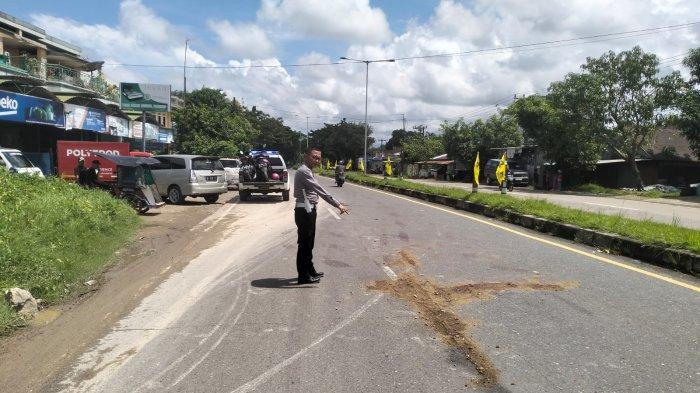 Kecelakaan lalu lintas terjadi di Jalan Poros Trans Sulawesi tepatnya di Kelurahan Marang, Kecamatan Marang, Kabupaten Pangkep, Minggu (28/1/2024).