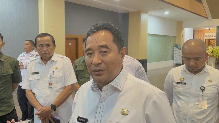 Pj Gubernur Sulsel Bahtiar Baharuddin. Pj Gubernur Sulsel Bahtiar Baharuddin ungkap Sulsel bangkrut.