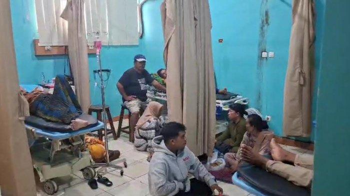 Korban keracunan ikan buntal saat dirawat di RS Lasinrang, Macorawalie, Kecamatan Watang Sawitto, Kabupaten Pinrang, Sulawesi Selatan, Selasa (8/10/2024).