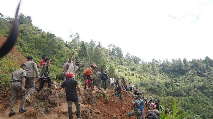 Lokasi longsor Desa Bonglo, Kecamatan Bastem Utara, Kabupaten Luwu. Akibat insiden itu, puluhan warga menjadi korban.