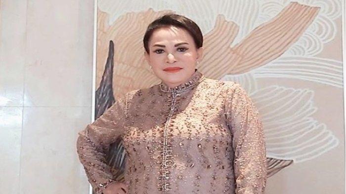 Mpok Atiek - Artis senior Mpok Atiek gemetar, malam-malam didatangi sosok ini disuruh tobat.