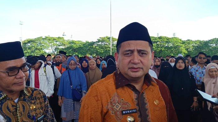 OPEN HOUSE - Wali Kota Makassar, Munafri Arifuddin, diwawancarai di Balaikota Makassar, Jl Ahmad Yani, Kamis (27/3/2025). Munafri Arifuddin, akan tetap menggelar open house di Rumah Jabatan Wali Kota saat Idulfitri, sebagai ajang silaturahmi dengan masyarakat.