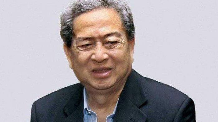 Orang terkaya Indonesia Budi Hartono. Empat orang taipan asal Indonesia masuk dalam daftar 200 orang terkaya di dunia versi Forbes, termasuk Hartono Bersaudara.