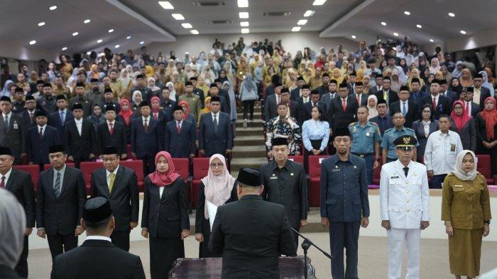 PELANTIKAN PEJABAT - Wali Kota Makassar Munafri Arifuddin melantik 46 pejabat Pemkot Makassar. Pelantikan berlangsung di Ruang Sipakatau Balaikota Makassar Jl Jenderal Ahmad Yani, Senin (16/6/2025).