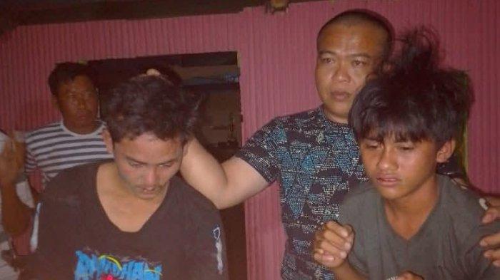 PENCURI TABUNG - Dua remaja saat ditangkap warga setelah diduga mencuri tabung gas elpiji di Desa Tuju, Kecamatan Bangkala Barat, Kabupaten Jeneponto, Sulawesi Selatan (Sulsel), Kamis (25/6/2025).
