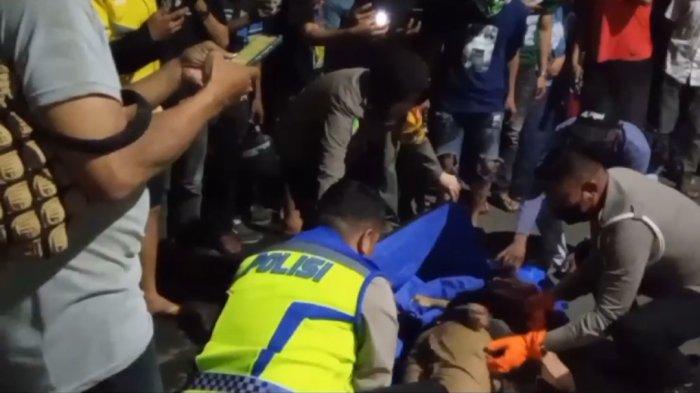 Seorang perempuan meninggal dunia setelah diduga terlindas truk kontainer di Jalan Andi Malombassang, Kecamatan Somba Opu, Kabupaten Gowa, Kamis (7/11/2024) malam.