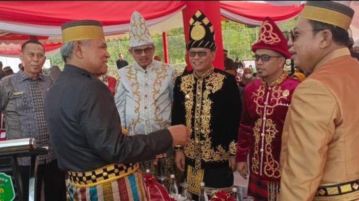 Peringatan Hari Jadi Luwu (HJL) ke-756 di di Stadion A. Hasan Opu To Hatta Malili, Kabupaten Luwu Timur, Selasa (23/01/2024) dua pejabat kabupaten mengaku siap bergabung di Provinsi Luwu Raya.