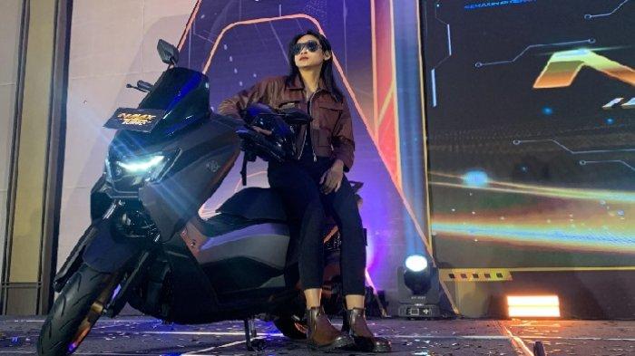 Prosesi peluncuran Yamaha NMAX Turbo di Hotel The Rinra, Jl Metro Tanjung Bunga, Makassar, Sabtu (20/7/2024). Harga NMAX generasi Yamaha NMAX generasi ketiga di Makassar mulai Rp35,3 juta.