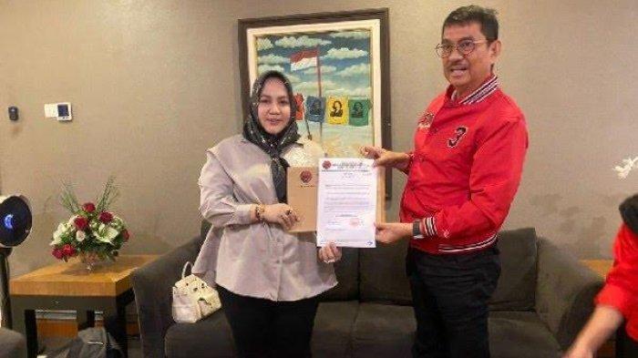Putri Dakka dapat surat tugas maju Pilwali Palopo oleh Ketua DPD PDIP Sulsel Andi Ridwan Wittiri. Ia hengkang dari Nasdem gara-gara tak direstui di Pilwali Nasdem.