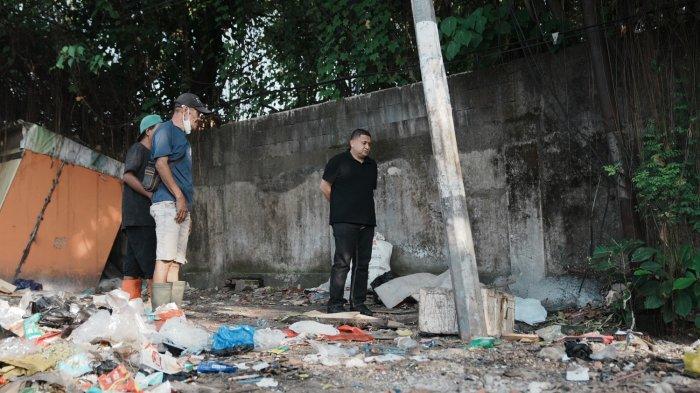 SAMPAH MAKASSAR - Wali Kota Makassar Munafri Arifuddin menemukan banyaknya tumpukan sampah di Jl Gatot Subroto, Kecamatan Tallo, Makassar, Senin (9/6/2025).
