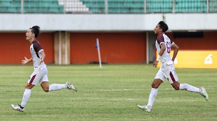 Selebrasi Kenzo Nambu usai mencetak gol penyama kedudukan di laga RANS FC vs PSM Makassar pada pekan 17 Liga 1 2023/2024, Senin (30/10/2023) sore. Dengan hasil ini Persib Bandung tetap di posisi runner up klasemen Liga 1 2023/2024.