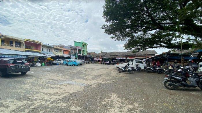 Suasana Pasar Sentral Sinjai, Bongki, Kecamatan Sinjai Utara, Kabupaten Sinjai, Sulawesi Selatan, Kamis (4/7/2024). Pasar mendadak bersih jelang kedatangan Presiden Jokowi.