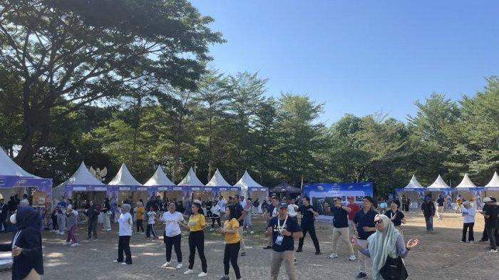 Suasana Perayaan HUT ke-26 Bank Mandiri di Taman Pakui Sayang, Makassar, Rabu (2/10/2024).
