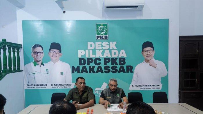 Tim Ahmad Susanto mendatangi kantor DPC PKB Makassar, Jl Hertasning untuk mendaftar Bakal Calon Wali Kota Makassar, Senin (3/6/2024).