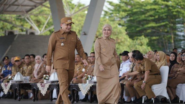 ROTASI PEJABAT – Wali Kota Makassar Munafri Arifuddin dan Wakil Wali Kota Makassar Aliyah Mustika Ilham saat menghadiri acara di Lapangan Karebosi beberapa waktu lalu. Daftar rotasi 44 pejabat eselon II Pemkot Makassar beredar di grup WhatsApp. Sebanyak 34 pejabat digeser, hanya 10 bertahan di posisi lama.