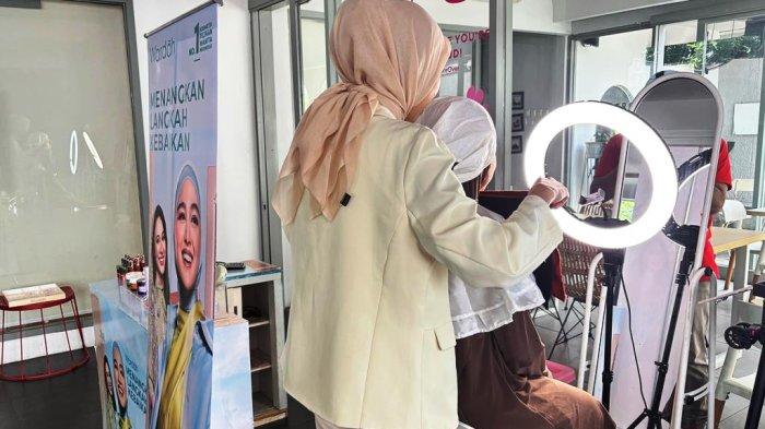 PERSONAL COLOR - Wardah, brand kecantikan lokal yang dikenal dengan nilai halal dan inovatifnya, menggandeng Kozi Cafe dalam sebuah program spesial bertajuk