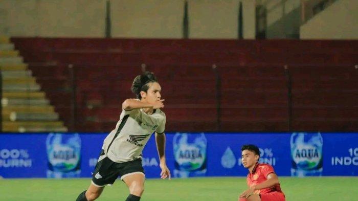 Winger PSM Makassar, Victor Dethan saat lawan Persija Jakarta pada pekan 7 Liga 1 2024/2025 di Stadion Sultan Agung, Bantul, Daerah Istimewa Yogyakarta, Sabtu (28/9/2024).