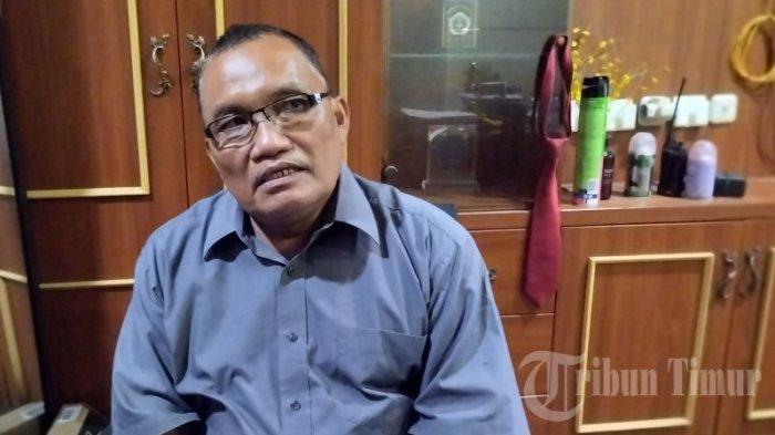 Mantan Wakil Direktur Pelayanan Rumah Sakit Umum (RSU) Bahagia Makassar, dr. Makmur menjalani pemeriksaan di ruang reskrim Mapolrestabes, Makassar, Senin (31/7/2023). Makmur ditetapkan sebagai tersangka oleh Unit Perlindungan Perempuan dan Anak (PPA) Polresta Makassar setelah viral usai memukul seorang bocah berusia tiga tahun saat berada di warung kopi.