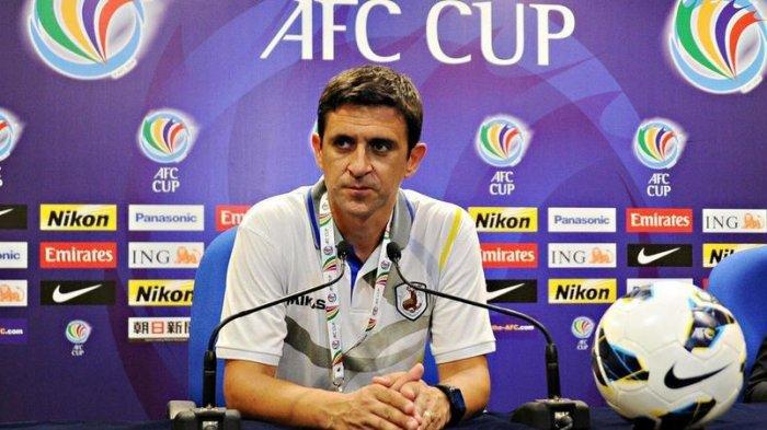 eks asisten pelatih PSM Makassar Nenad Bacina. Nenad Bacina dirumorkan akan menjadi pelatih Peris Solo.