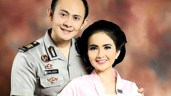 artis kadek Devie dan suaminya seorang perwira polisi (Instagram)