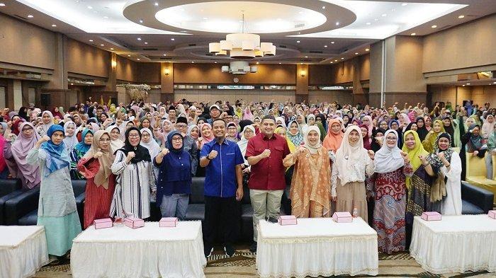 Calon Gubernur Sulawesi Selatan Andi Sudirman Sulaiman dan Calon Wali Kota Makassar, Munafri Arifuddin koalisi di Kota Makassar.
Mereka pun sudah bertemu di Menara Bosowa, Kota Makassar, Senin (11/11/2024).