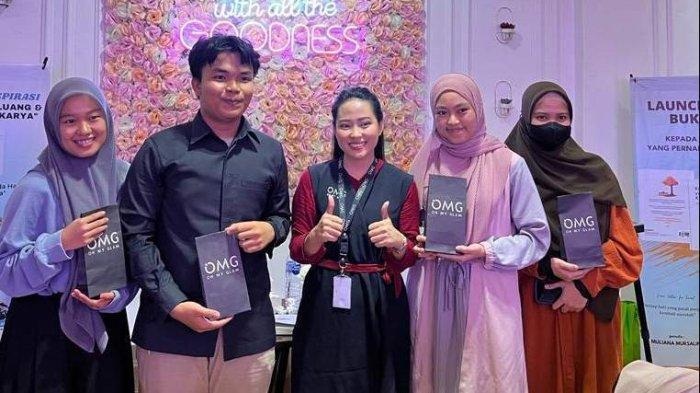 OMG melakukan skincare sessions dalam rangka Launching Buku Kepada Hati Yang Pernah Kecewa karya Muliana Mursalim di cafe Hallo Efect D'goodness Jl Prof Basalamah (10/9)