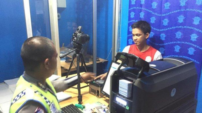 Proses pengurusan SIM online di Mapolres Pangkep, Senin (11/2/2019).