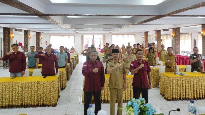 Kantor Imigrasi Kelas II Parepare mengadakan Rapat Tim Pengawasan Orang Asing (TIMPORA) Kabupaten Tana Toraja di Hotel Pantan, Kab. Tana Toraja, Selasa (16/7/2024).
