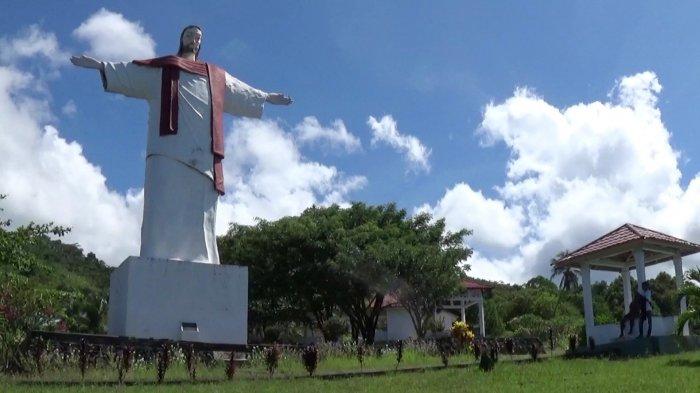 Patung Yesus Memberkati di Balirangeng, Kabupaten Kepulauan Sitaro.