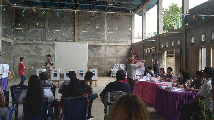Foto-foto suasana Pemilu 2024 di TPS 001 dan 002 Desa Tumbohon Kec. Talawaan