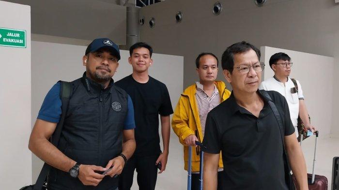 2 WNA asal China yang dideportasi Kantor Imigrasi Kotamobagu, Jumat 26 Juli 2024.