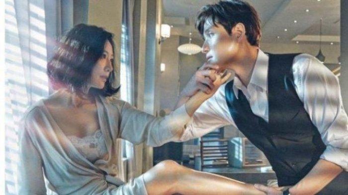 Berikut adalah sinopsis dari drama Korea The World of The Married. Konflik pernikahan di keluarga Ji Sun Woo dan Lee Tae Oh.