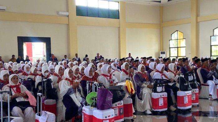 361 Jemaah Haji Sulawesi Utara diberangkatkan menuju embarkasi Balikpapan.