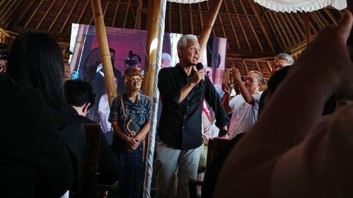 Bacapres koalisi PDIP, Ganjar Pranoro menyebut Jokowi tak disambut warga saat berkunjung di Bali, imbas pencopotan baliho Paslon GAMA (Ganjar-Mahfud).