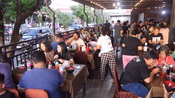 Bakso viral di Perumahan Griya Paniki Indah (GPI), Jalan Boulevard Raya Blok A Nomor 11 Perumahan GPI, Kelurahan Kima Atas, Kecamatan Mapanget, Manado, Sulawesi Utara, Senin (8/4/2024).