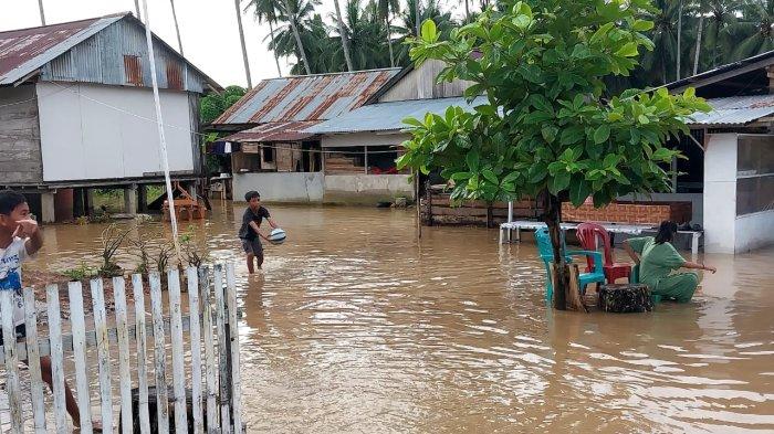 Banjir di Bintauna Pante Bolmut Sulawesi Utara