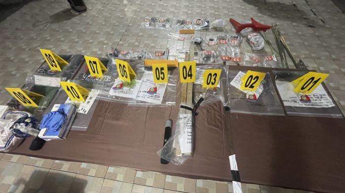 Barang bukti ketegangan dua kelompok di Bitung