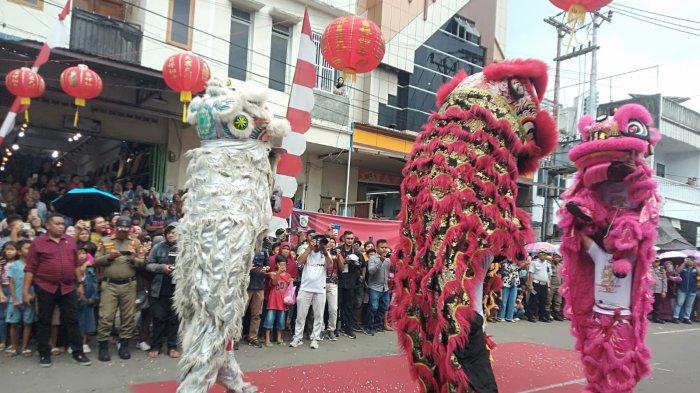 Barongsai Beraksi di Perayaan Cap Go Meh Kotamobagu