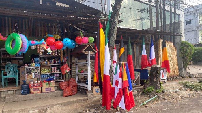Bendera Berbagai Negara yang dijual di Kota Manado, Sulut