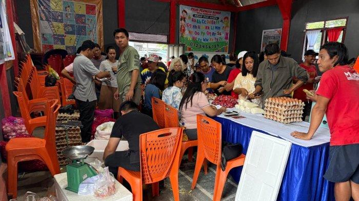 PASAR MURAH - Langkah cepat diambil Gubernur Yulius Selvanus Komaling (YSK) mengantisipasi kebutuhan pangan masyarakat Minsel menjelang Pengucapan Syukur Minggu (13/6/2025). Daftar lokasi pasar murah di Minsel Sulut.