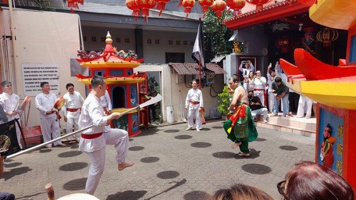 CAP GO MEH: Foto atraksi Tangsin di Klenteng Kwan Kong Manado Sulawesi Utara, Senin (10/2/2025). Klenteng Kwan Kong akan mengirim satu Tangsin dalam prosesi Cap Go Meh pada 12 Februari 2025.