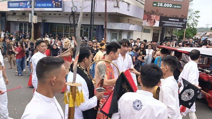 CAP GO MEH: Perayaan Cap Go Meh tahun 2025 di Kotamobagu, Rabu (12/2/2025). Tahun ini ada penampilan dari berbagai tarian.