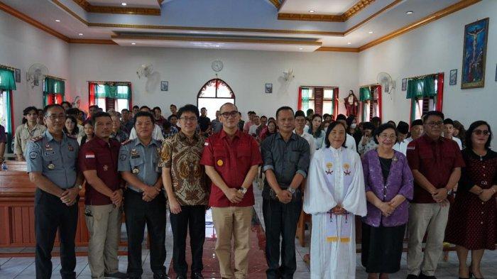 Pemberian remisi khusus kepada narapidana dan anak binaan di Rumah Tahanan Negara Kelas IIA Manado, Sulawesi Utara, Senin (25/12/2023).