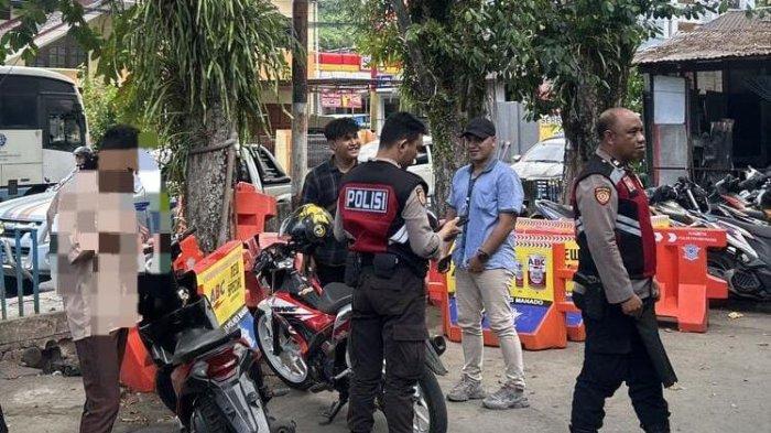 Samapta Polresta Manado, Sulawesi Utara, merazia motor tanpa TNKB, Sabtu (18/5/2024).