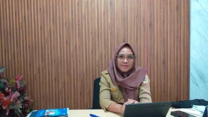 EFISIENSI ANGGARAN - Kabag Umum Pemkot Kotamobagu, Suhartien Tegela, Senin (3/3/2025). Ia memberikan penjelasan terkait pengadaan mobil dinas di tengah instruksi efisiensi anggaran.
